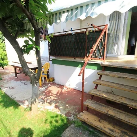 Πανσιόν Oriella Aparmtents 3*