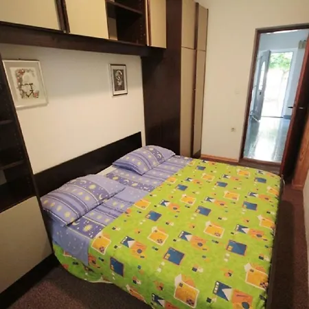 Πανσιόν Oriella Aparmtents 3*